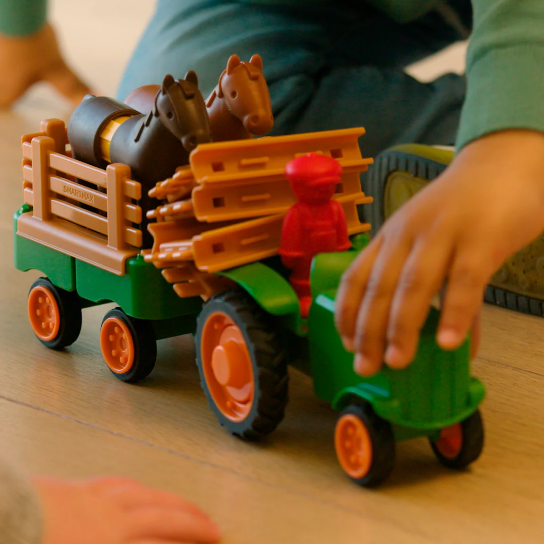 SmartMax My First Farm Tractor STEM Magnetic Discovery Play Set for Ages 1.5+ - Image 8