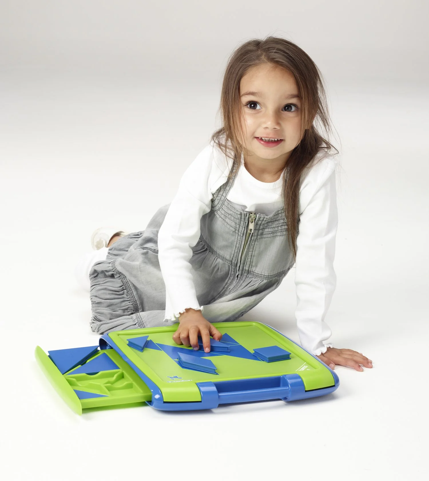 Tangoes Jr. Preschool Tangram Game with 120 Challenges in Carry Case for Ages 4+ - Image 4